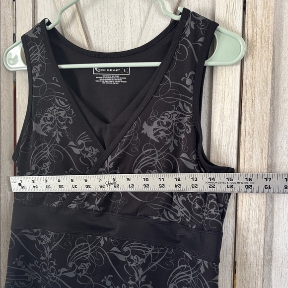 Tek Gear Black Yoga Top with Gray Accents - Picture 4 of 5